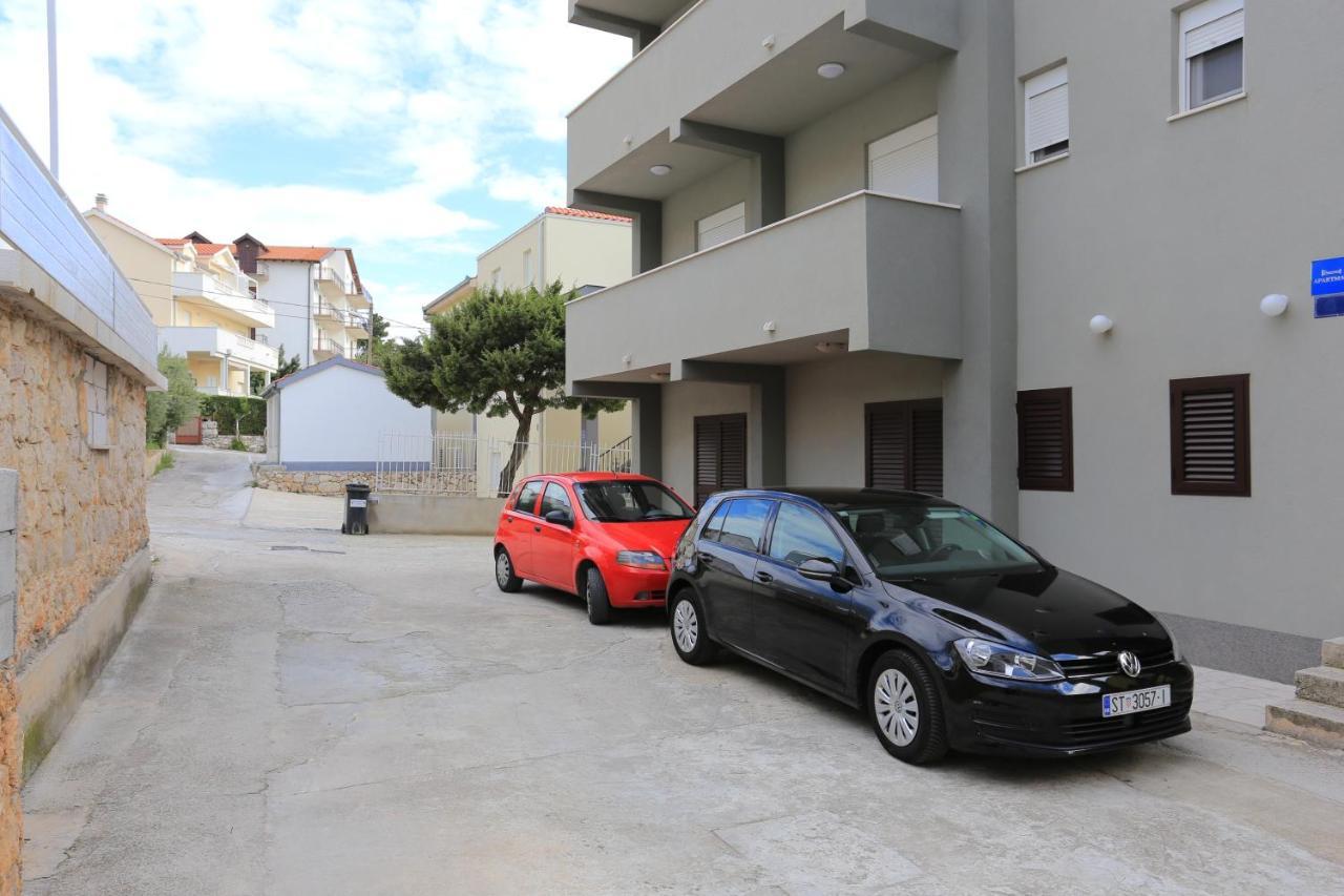 Apartments By The Sea Nemira, Omis - 17039 Tice Exterior foto