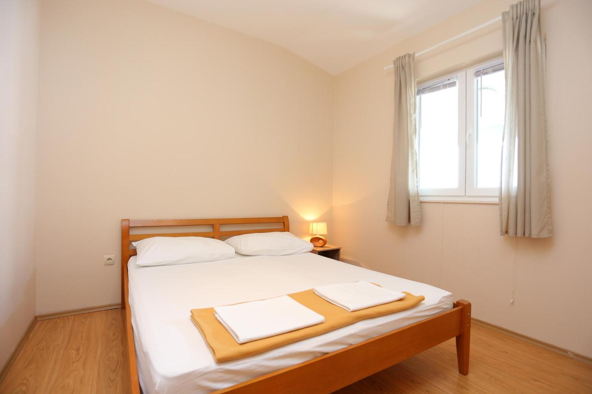 Apartments By The Sea Nemira, Omis - 17039 Tice Quarto foto