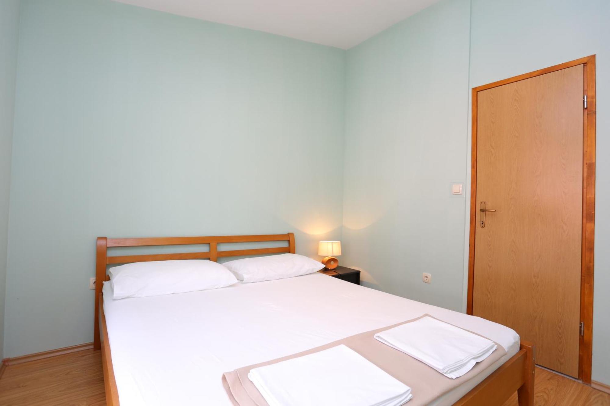 Apartments By The Sea Nemira, Omis - 17039 Tice Quarto foto